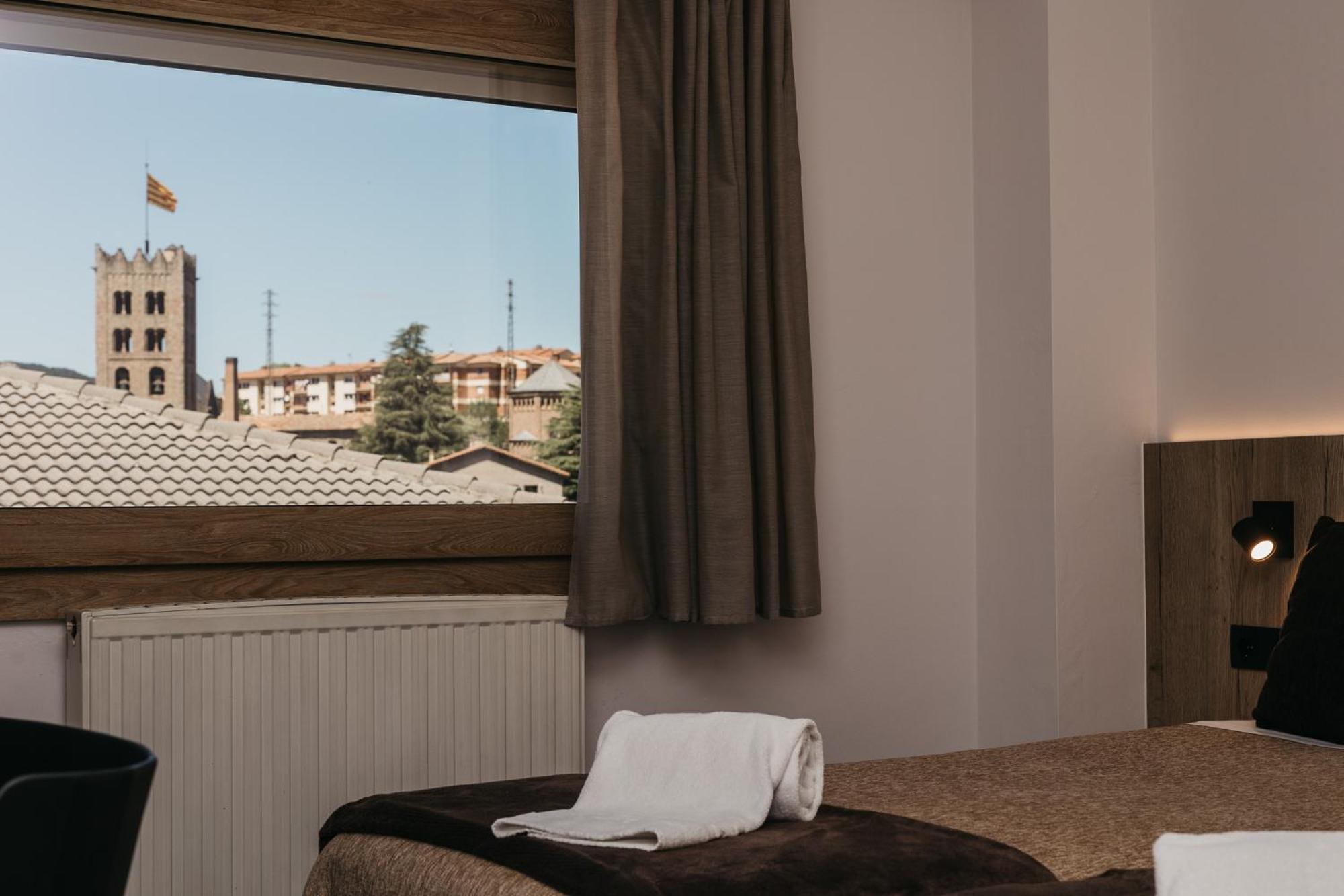 La Trobada Hotel Sport Ripoll Eksteriør billede