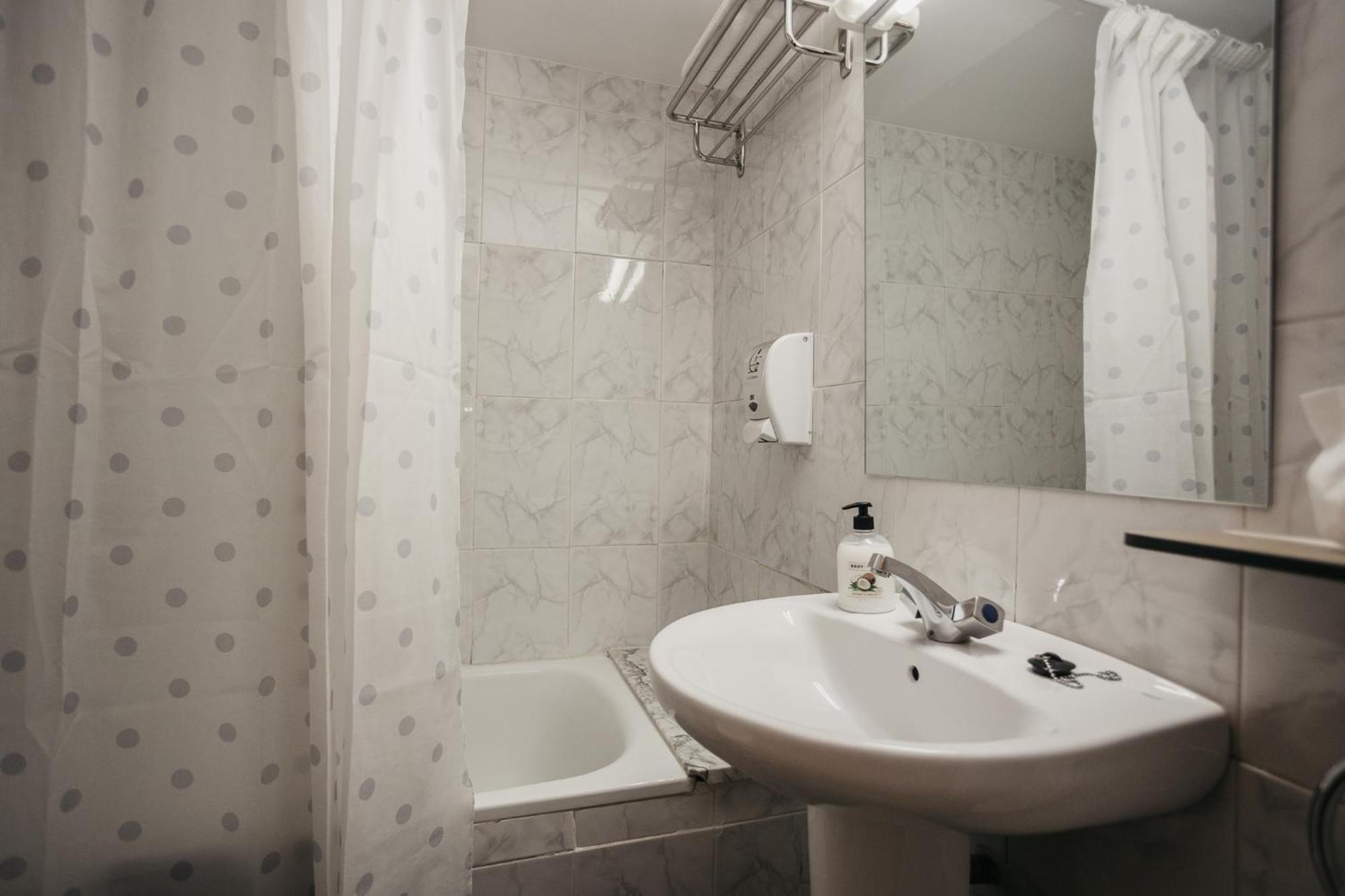 La Trobada Hotel Sport Ripoll Eksteriør billede