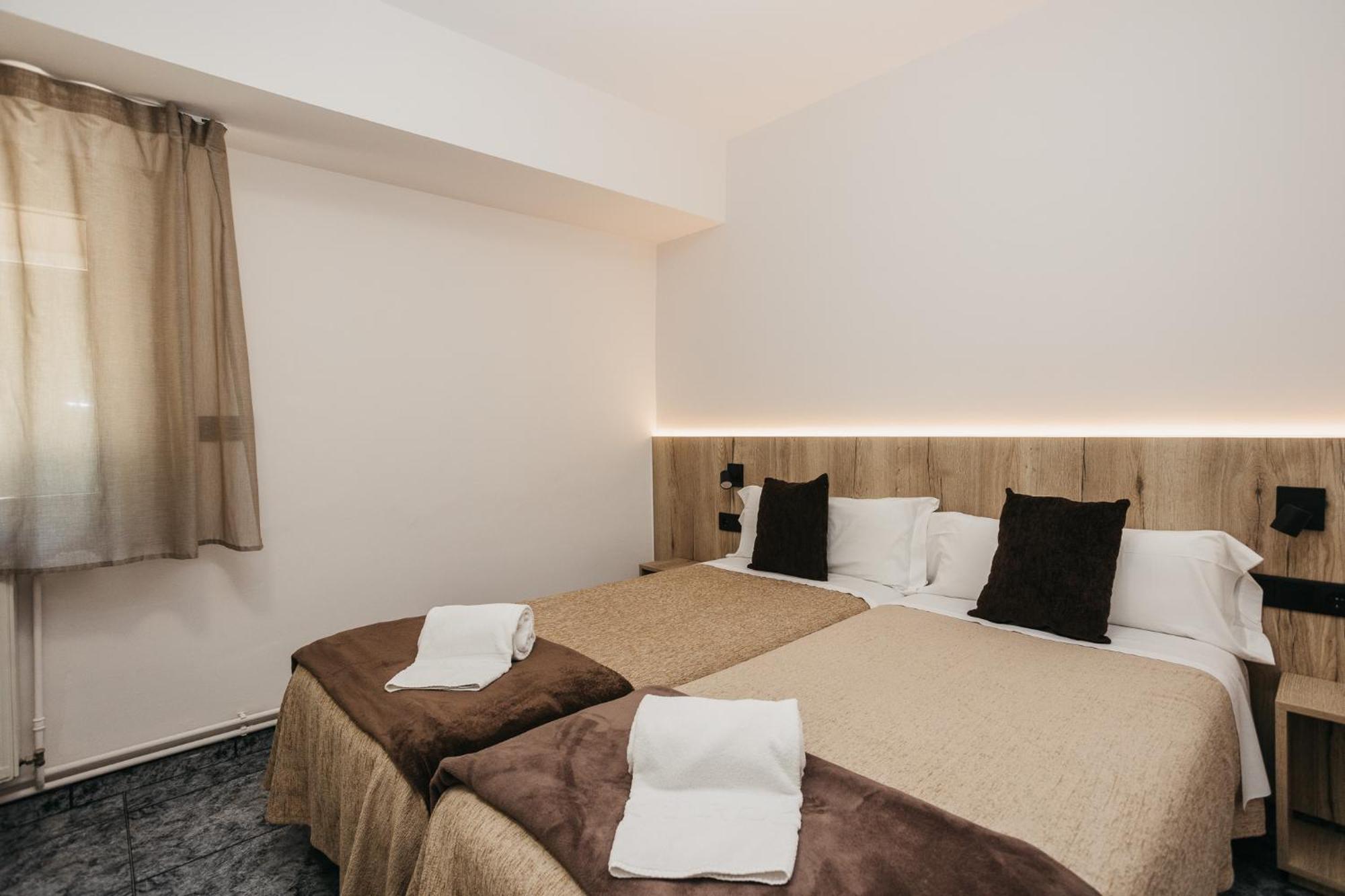 La Trobada Hotel Sport Ripoll Eksteriør billede
