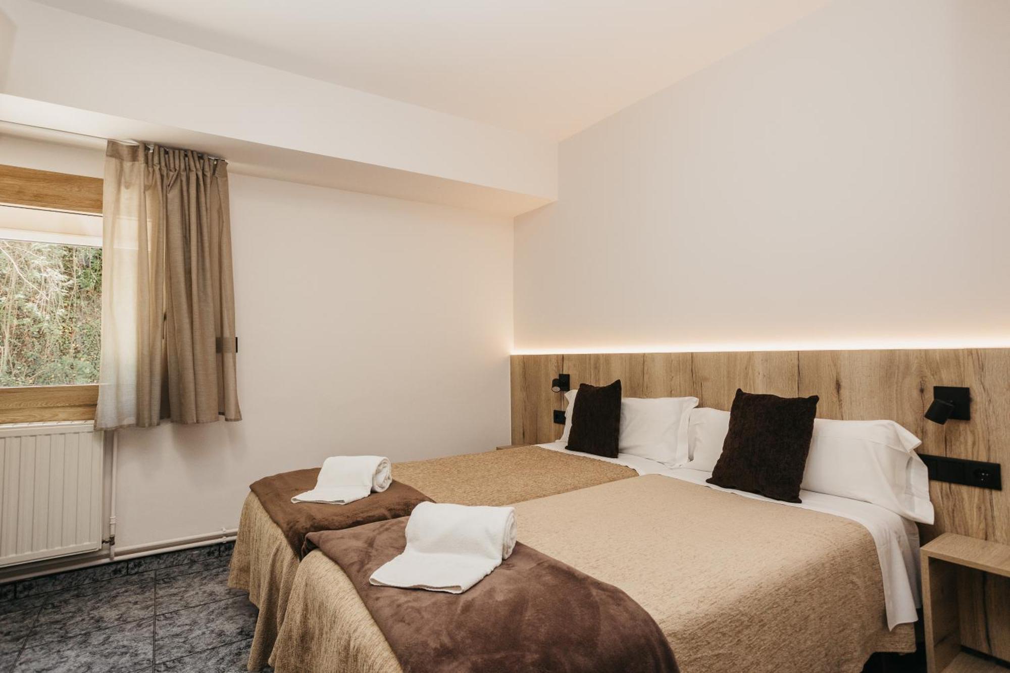 La Trobada Hotel Sport Ripoll Eksteriør billede
